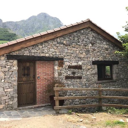 La Cabana De Bernardina Sotres Exterior photo